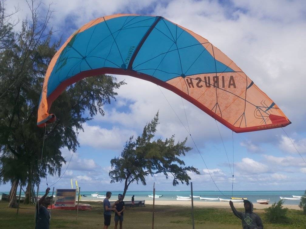 Prêt pour la leçon avec kitesurf Rodrigues